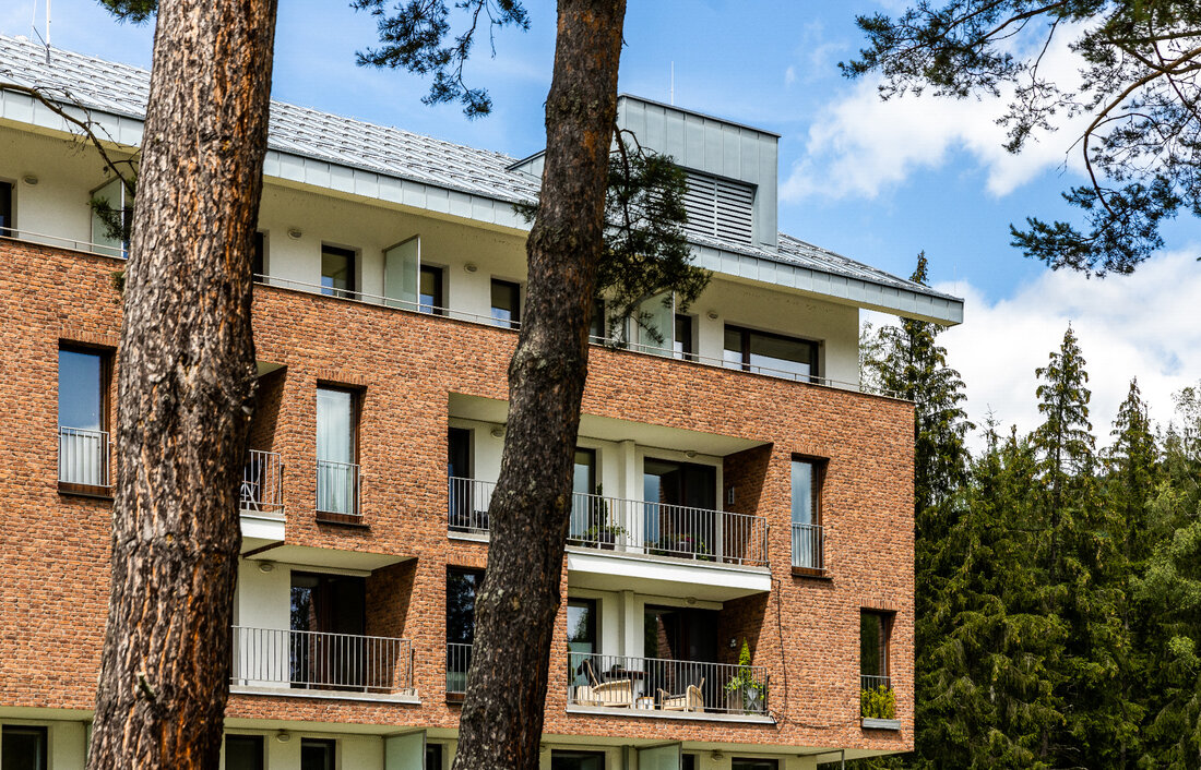 Tehlový obklad Autumn na budove hotelu od Rustique.sk