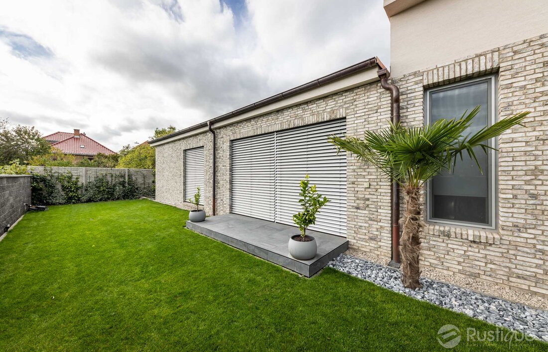 Tehlový obklad Hubertus Snowdust na fasáde rodinného domu od Rustique.sk