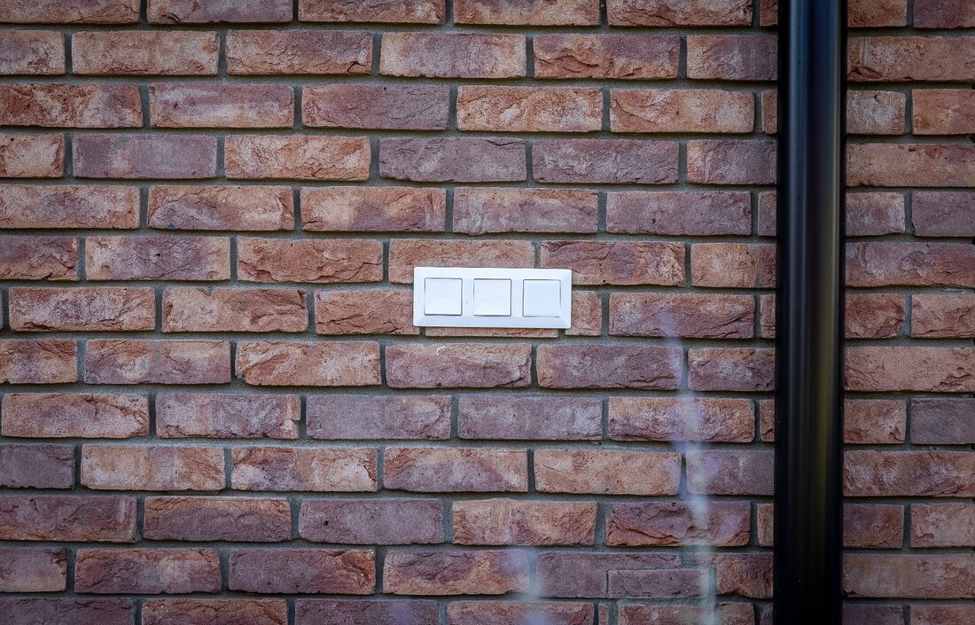 Tehlový obklad Terra Cotta na fasáde moderného rodinného domu od Rustique.sk
