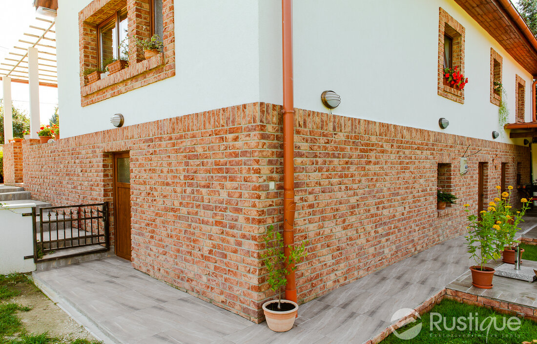 Terra cotta tehlový obklad na fasáde rodinného domu od Rustique.sk
