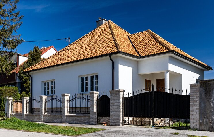 Tehlový obklad Antica Beige na plote a múrikoch od Rustique.sk